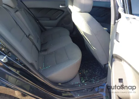 2017 Kia Forte Lx z USA, uszkodzony, nr VIN 3KPFL4A7XHE111937